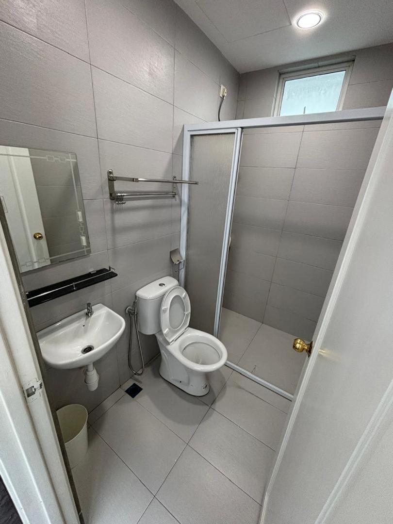 In The Heart Of Georgetown, 2-7 Pax Family Holiday home